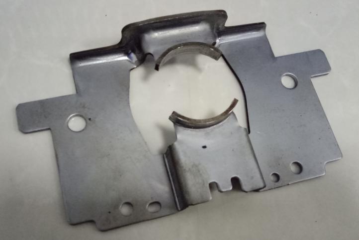 组合开关固定板