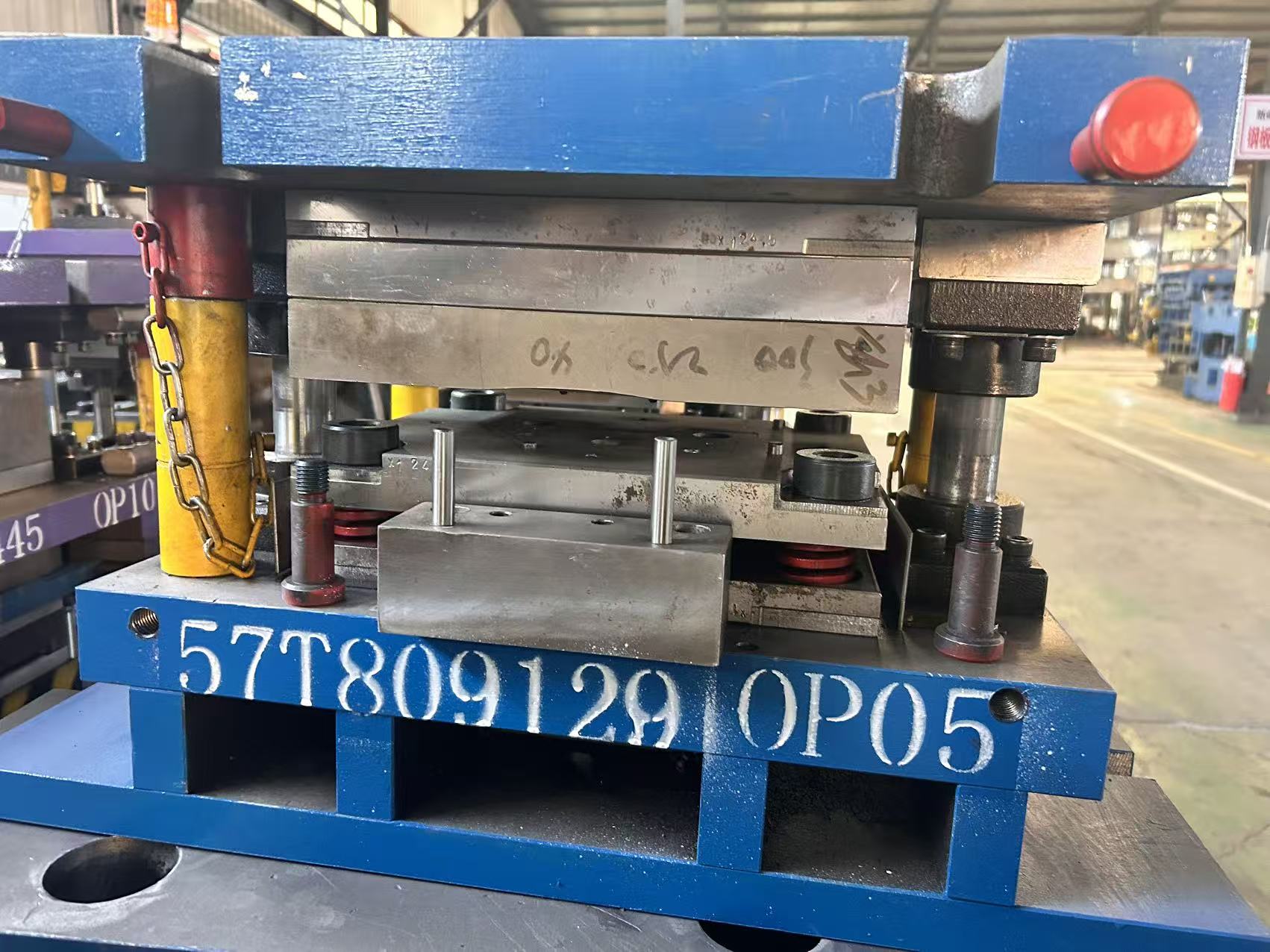 汽车冲压钢板模具3